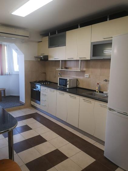 inchiriez apartament cu 2 camere str DOROBANTILOR - 7
