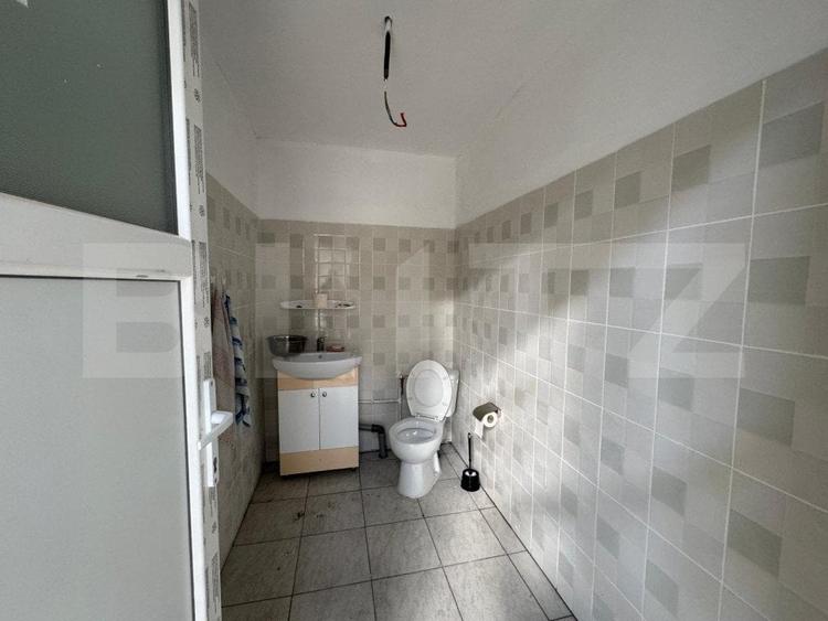 Hala 194 mp utili, platforma betonata 400 mp si teren total de 1.500 mp, Racari - 9