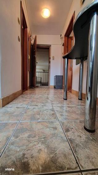 Garsoniera cu o camera confort 1 cu balcon mare si mobilata . - 7