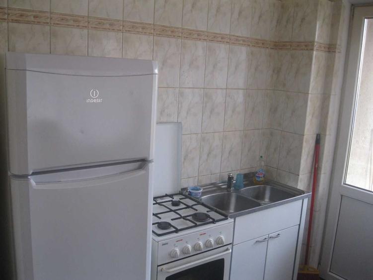 Apartament cu 4 camere semidecomandat în Rogerius
