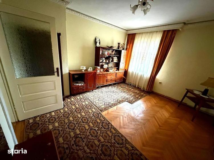 Vila 7 camere, an 1984, garaj, terasa, teren 604 m2, Poiana Campina,PH - 1