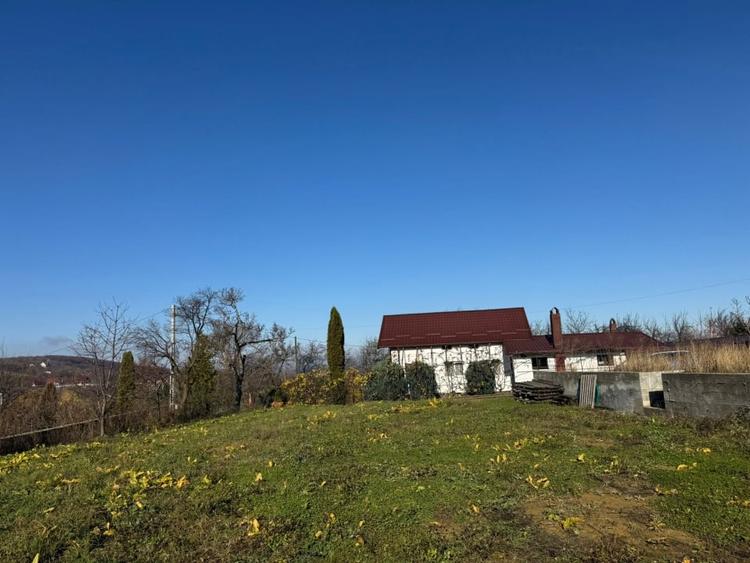 Vanzare  1400mp teren imprejmuit 2 loturi pt casa Adancata - sub padure - 6