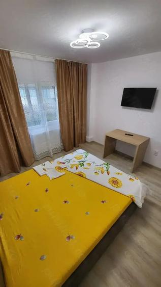 Apartament 2 camere + living *Decomandat* - central (Calea Bascovului Q3) parter,proprietar - 2