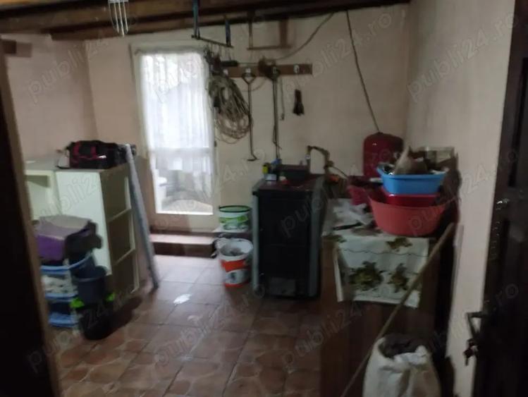 Vand casa cu trei camere 100 m2 in Buhusi, Bacau. - 10