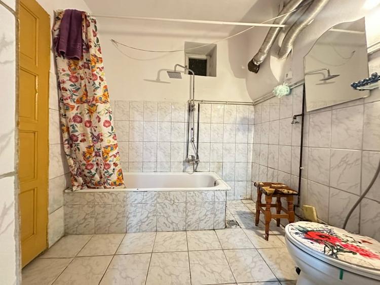 Apartament 2 camere + teren + garaj, Str. 9 Mai - 4