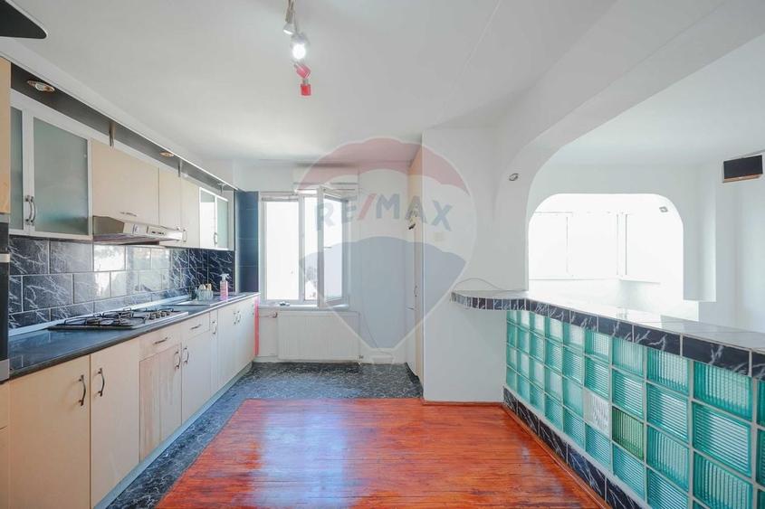 Apartament cu 3 camere de vânzare în zona Rogerius - 9