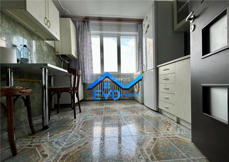 Apartament de inchiriat cu 3 camere, zona Alexandru cel Bun