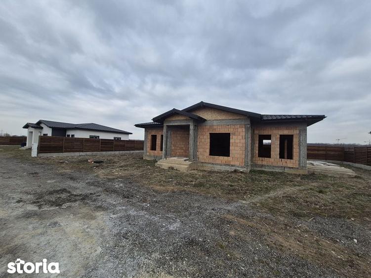 Vila Balotesti, padure,'la rosu',bransata la utilitati 99000 euro - 2