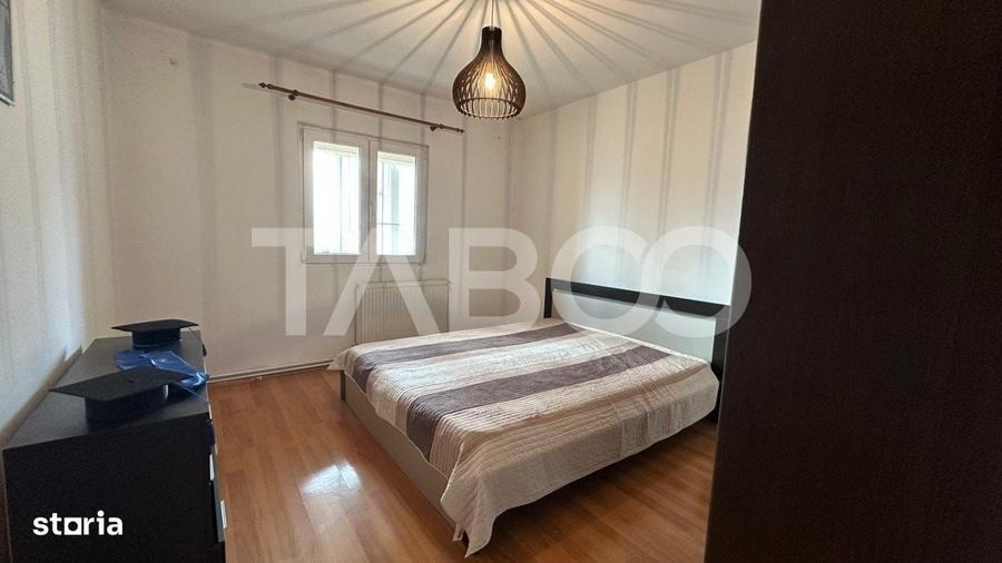 Apartament cu 3 camere decomandat în Turnișor
