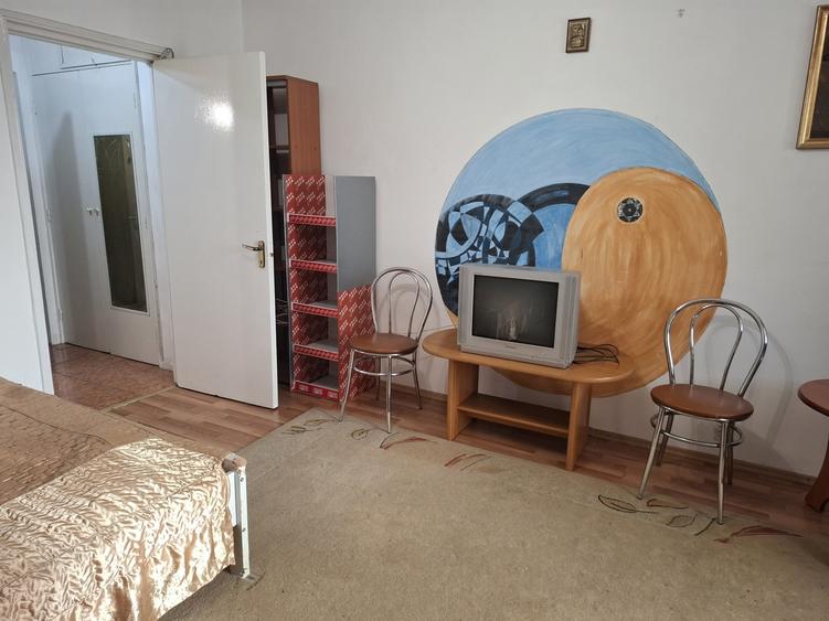 Titan, metrou Costin Georgian, etaj 7/10, libera - 4