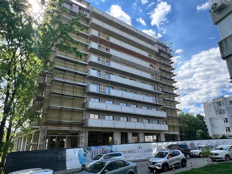 Apartament cu 2 camere decomandat în Nicolina