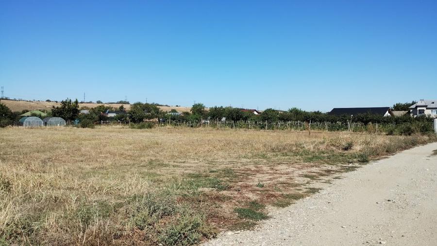 PRET REDUS Teren intr. în centrul satului Brebeni, lângă Slatina. - 3