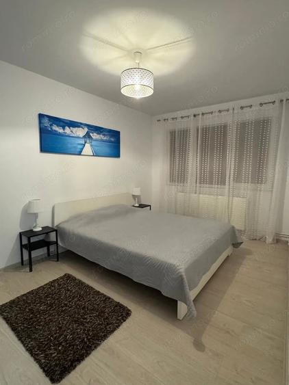Apartament cu 3 camere semidecomandat în Circumvalațiunii