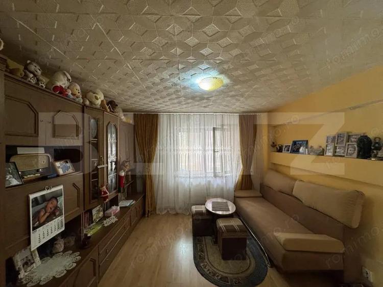 Apartament cu 3 camere, 45 mp, zona 23 August - 2