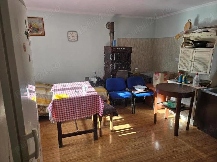 Vand casa Com Pietroasa-Bihor, sosea , central ter 2500 mp, dublu front, utilit.,gaz - 7