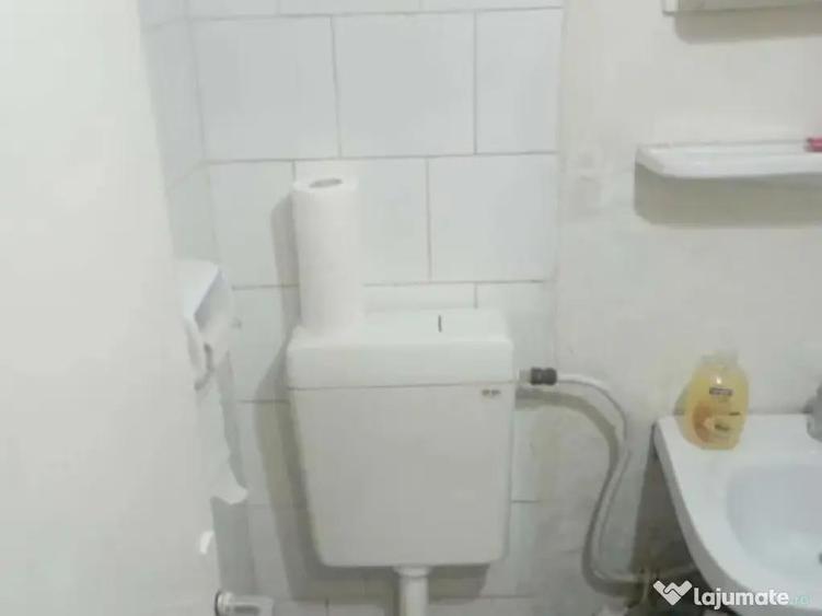 Camera cu baie si bucatarie proprie - zona Tractorul - 4