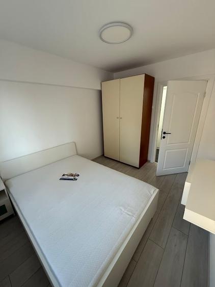 Apartament 4 camere de inchiriat zona Tineretului - vedere partiala spre parc - 13