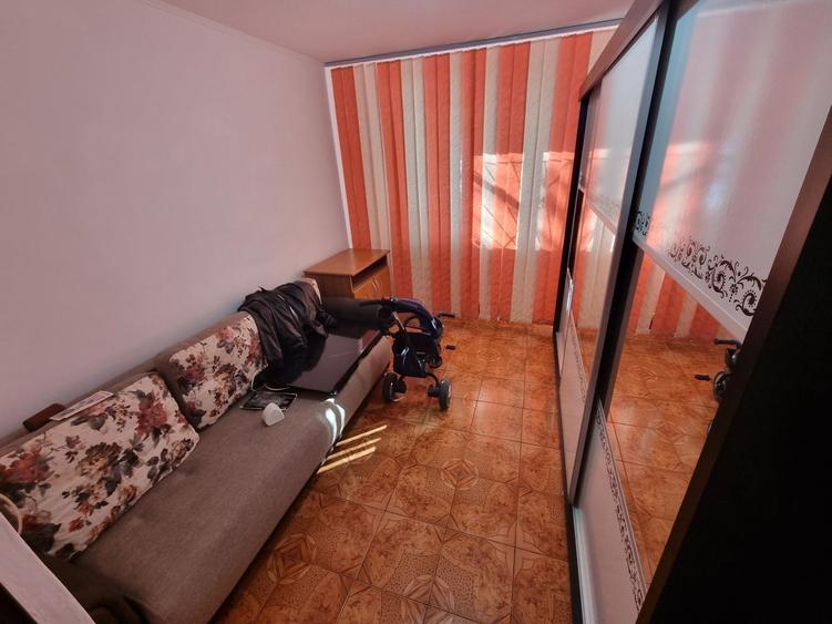 Apartament decomandat 3 camere ,zona CET - 3