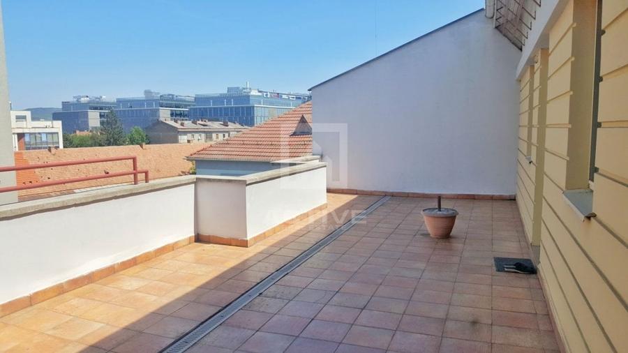 Apartament  4 camere -terase generoase -Zona  regionala cfr - 9