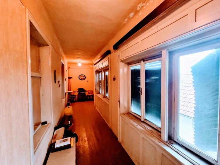 Casă mare, Parter + Etaj, la Vasiova, pe strada Principală (Tudor Vladimirescu) - 8