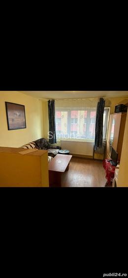 Inchiriez garsoniera zona UMT