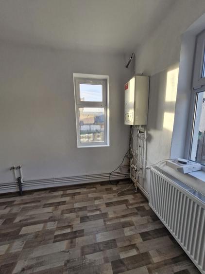 Casa zona centru Pucioasa de vanzare .Ocazie !!! - 3