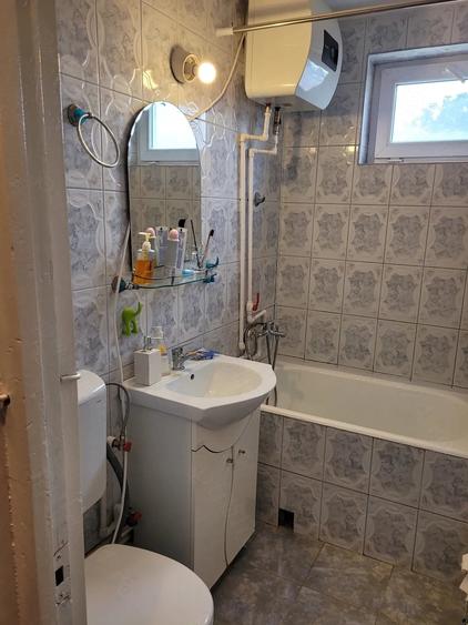 Apartament cu 3 camere semidecomandat în Ultracentral