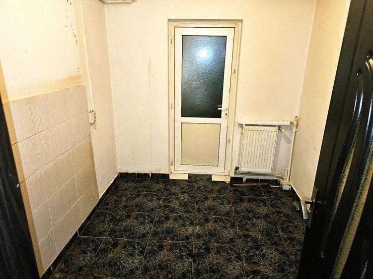 Apartament 3 camere - parter - zona 2 Cocosi, Micro 20 - 3