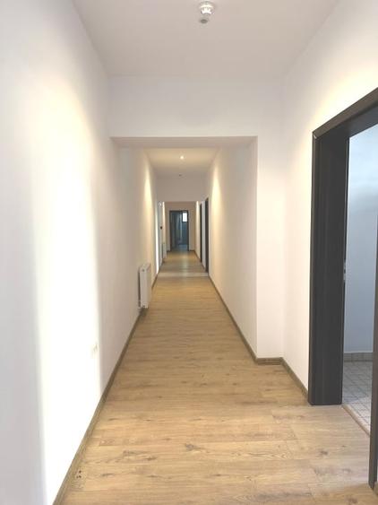 Cladire renovata, pretabila pentru hotel, pensiune, retreat, centru, etc - 6