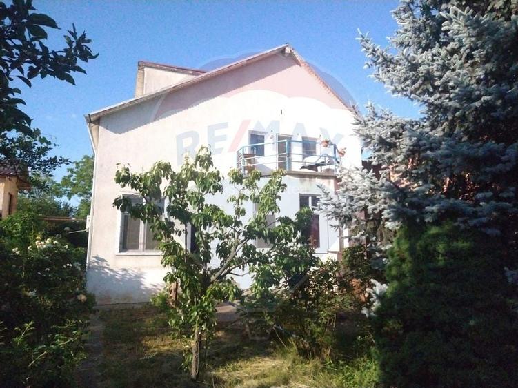 DE VANZARE Casa / Vila cu 6 camere in Popesti-Leordeni