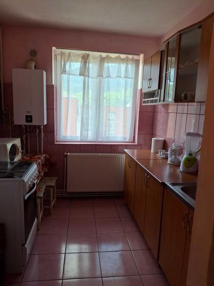 Apartament cu 3 camere semidecomandat în Ultracentral