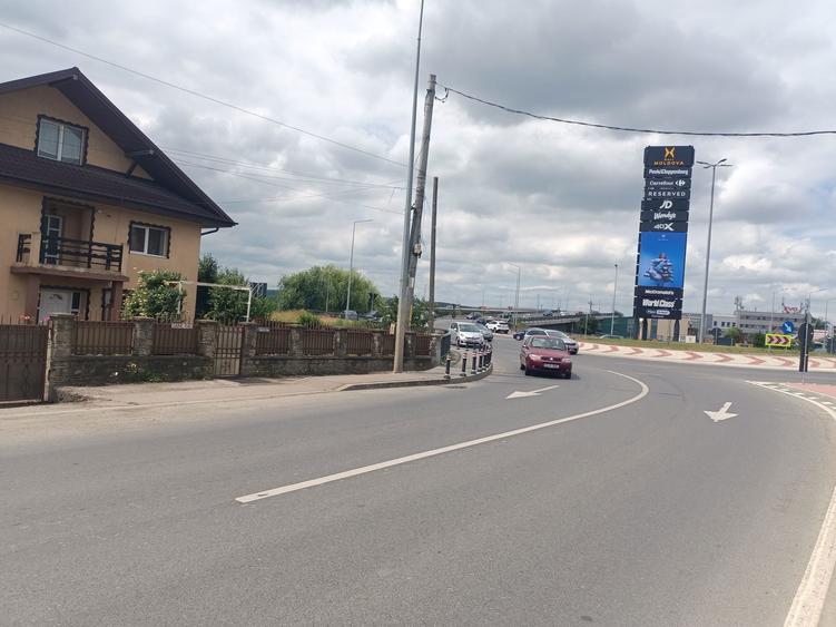 Spatiul ideal pentru FIRMA situat la baza podului Mall Moldova - 2