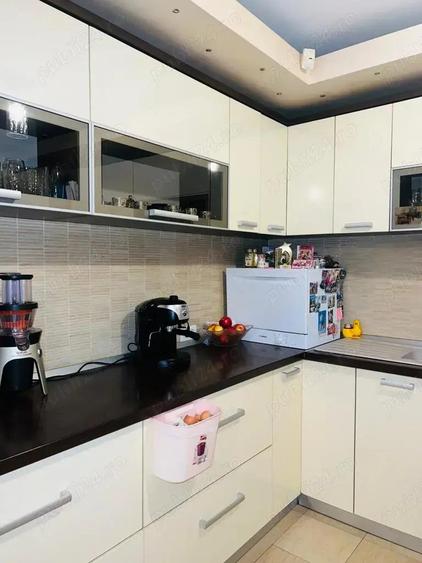 Vand P + 1 intrare Horia - 20