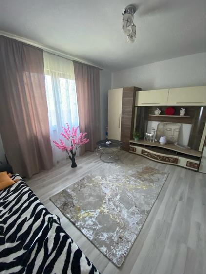 Proprietar vand casa constructie noua an 2024 pe un teren de 700 de m .Zona Ronat suprafata utila 90 - 3