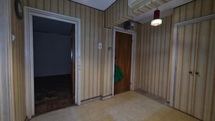 Tomis 1 - ap 3 cam, et 4/4 , gaze la usa (necesita renovare) - 6