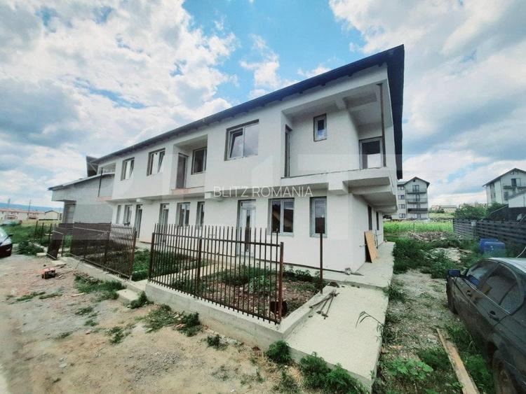 Rate dezvoltator, casa tip triplex, 76 mp utili total, Horpaz