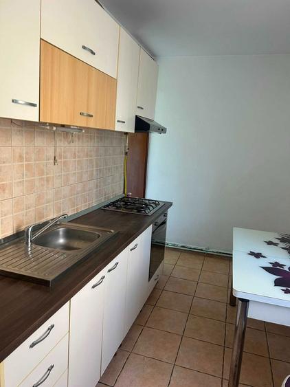 De inchiriat apartament 2 camere, decomandat - 2