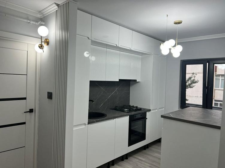 Vand apartament 2 camere ,2 balcoane ,etaj 2/4 ,zona 300 N.Titulescu - 3