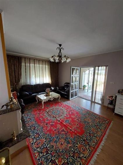 Vila de vanzare P+1 si  4200 mp teren in Com Livezi - 2