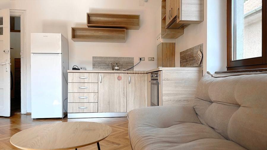 Apartament cu 2 camere semidecomandat, mobilat în Centrul Civic