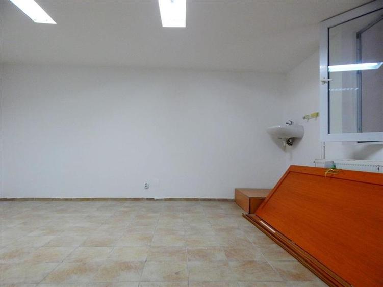 Vila de vanzare pretabila clinica medicala/birouri - 47