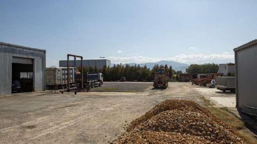 Spațiu industrial, în Stupini