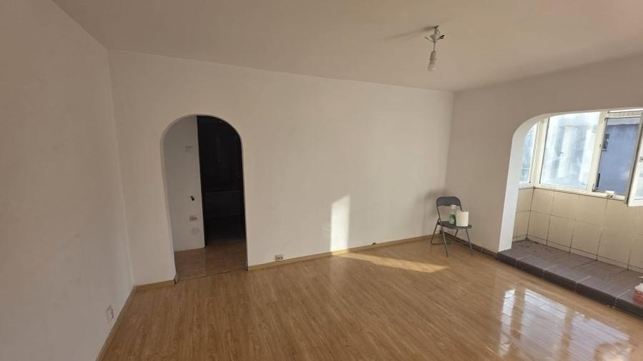 BAZA 3 - 2 CAMERE SEMIDECOMANDAT - ETAJ INTERMEDIAR - BLOC DIN 1979 - 9