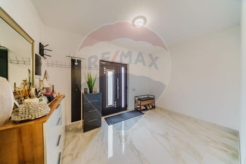 Casă de lux , finisaje premium, piscină, curte amenajată –Vladimirescu - 19