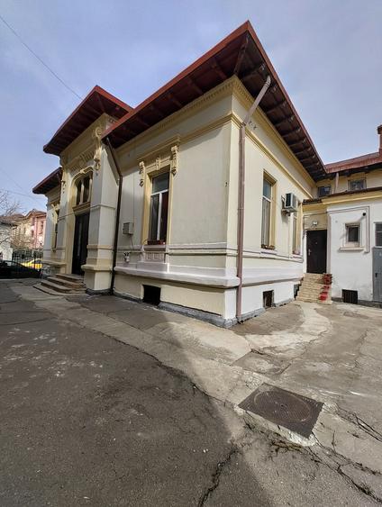 Apartament în vilă istorică - 4 Camere - Curte Generoasă - 1