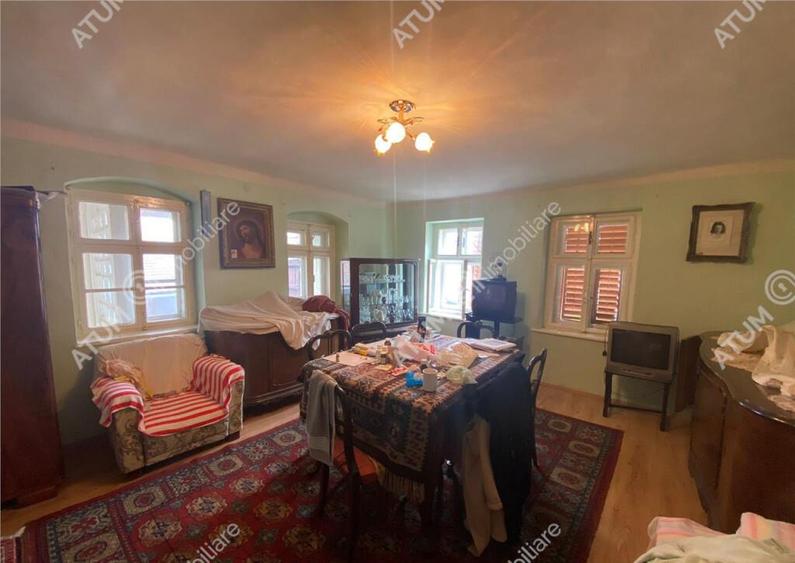 Casa cu 4 camere si anexe in comuna Mohu din Selimbar - 9