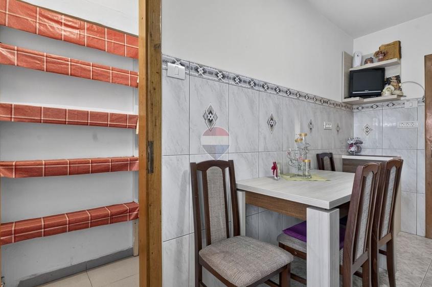 Apartament cu 3 camere decomandat, mobilat în Aurel Vlaicu