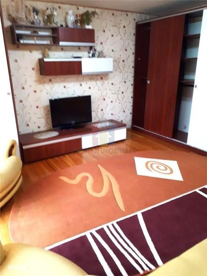 Apartament cu 3 camere decomandat în Buzaului