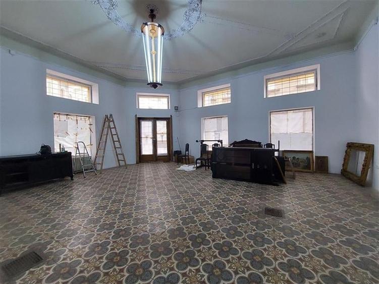 Spatiu comercial, zona centrala - 2