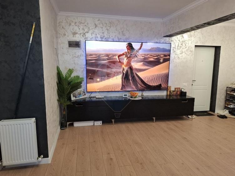 Apartament cu 3 camere  cu loc de parcare si curte proprie -de vanzare - 5